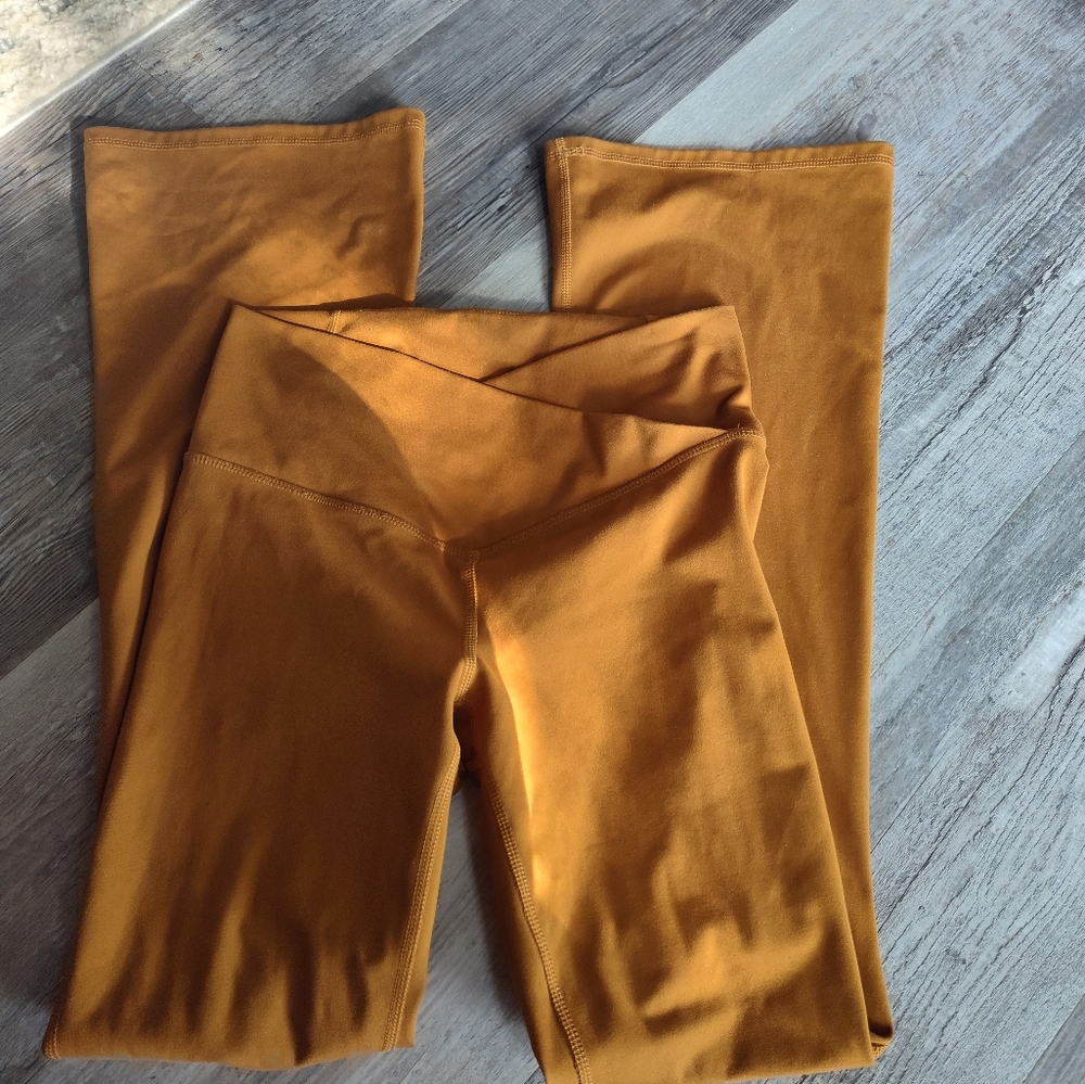 Crossover flare yoga pants